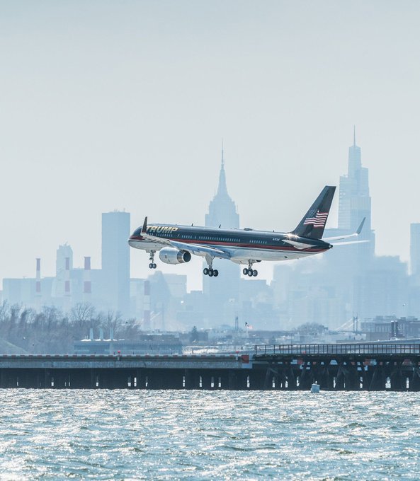 A Skyview picture of the Boeing 757 ,Donald trumps private jet