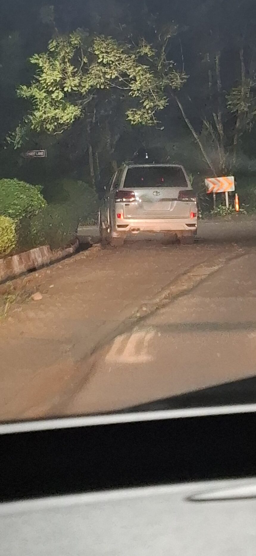 A picture of one of the unmarked vehicles outside Wanjigi's home PHOTO|X @ Jimi Wanjigi